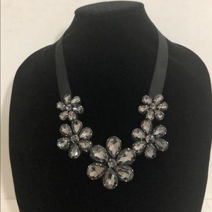 Flower necklace - ribbons tie